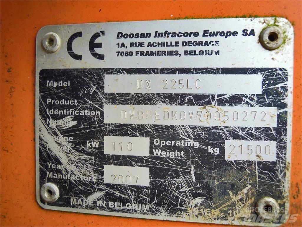 Doosan DX225LC Верижен екскаватор