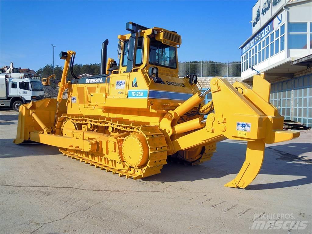 Dressta TD-25M Верижни булдозери
