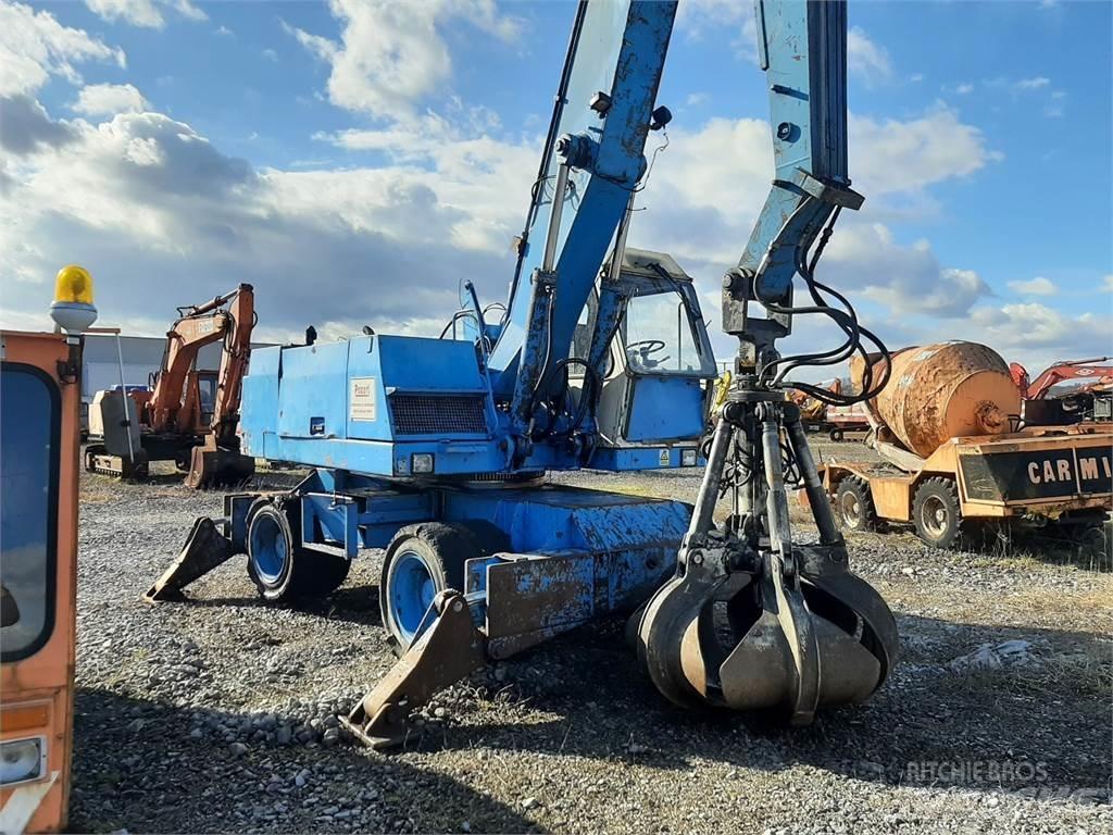 Fuchs F 713,3M Оператори на отпадъци/индустрия

