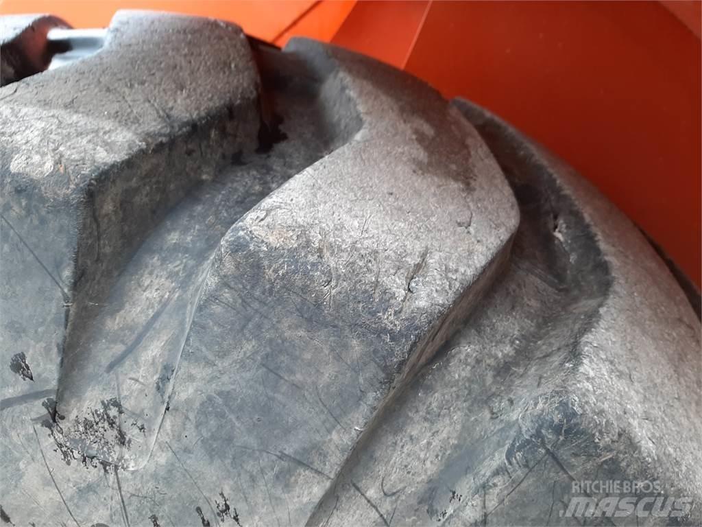 Hitachi ZW220 Колесни товарачи