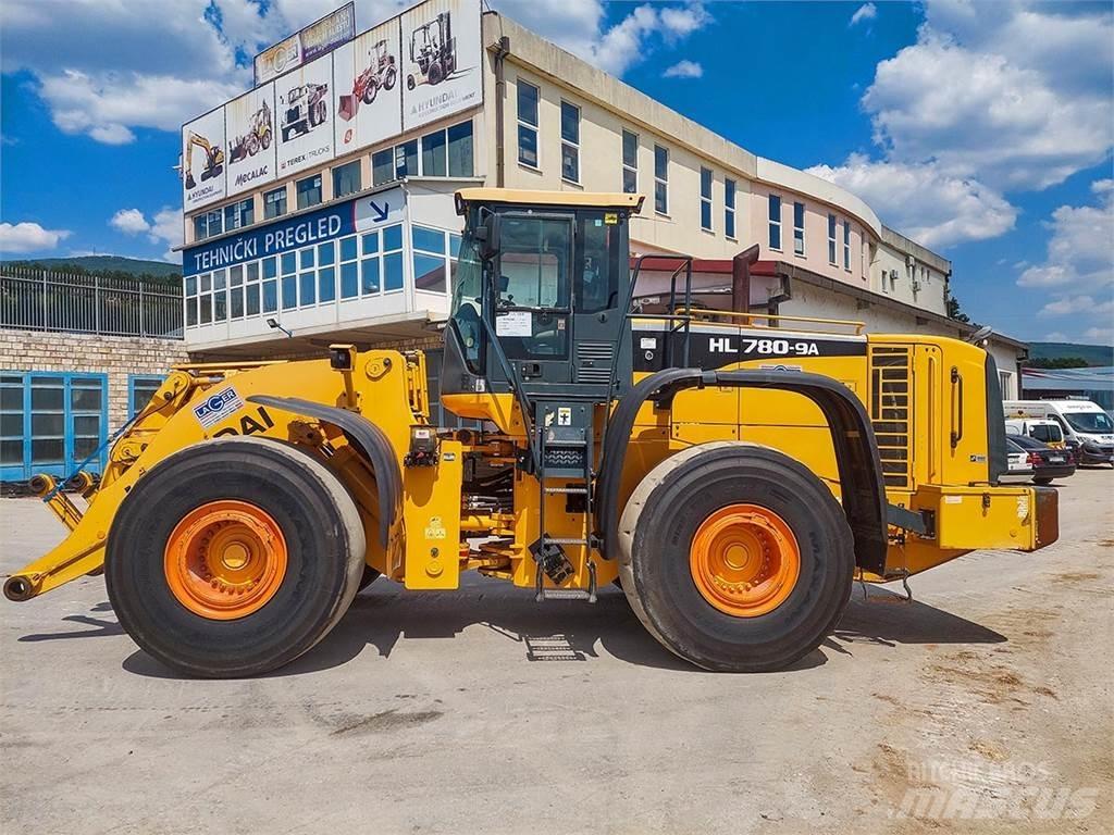 Hyundai HL780-9A Колесни товарачи