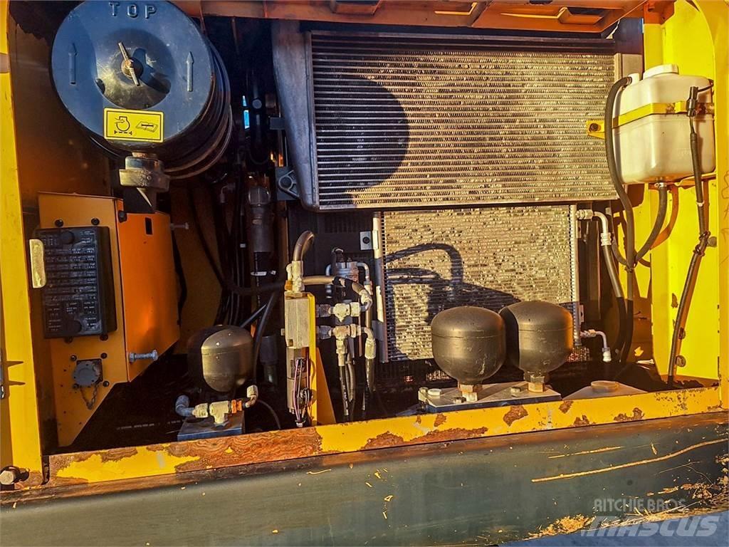 Hyundai R170W-7A Колесни екскаватори