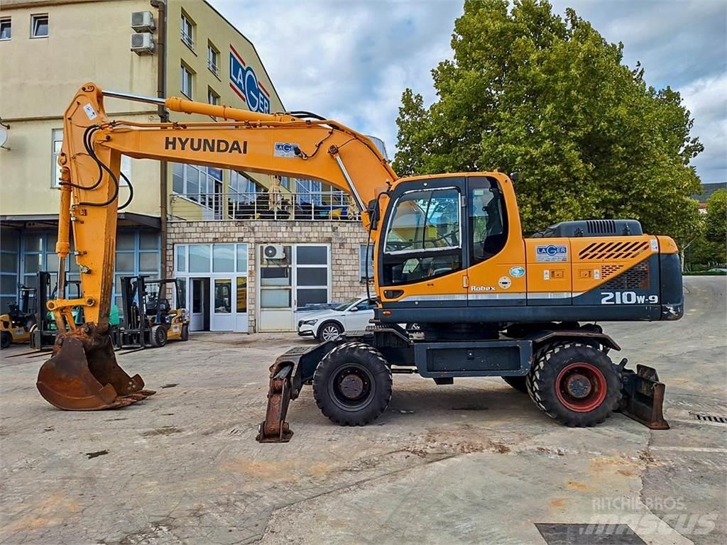 Hyundai R210W-9 Колесни екскаватори