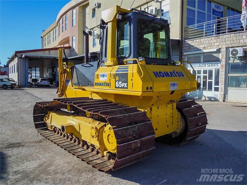 Komatsu D65PX-15EO Верижни булдозери
