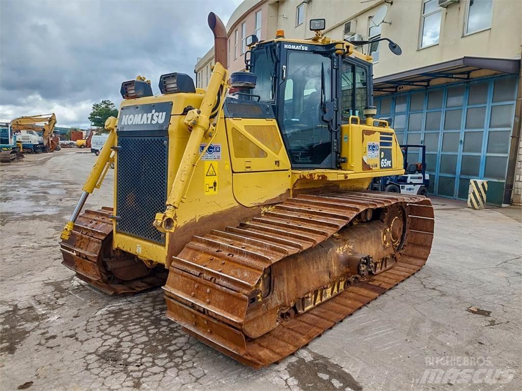 Komatsu D65PX-17 Верижни булдозери
