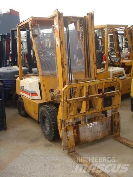 Komatsu FG15D-14 Вилични кари-повдигачи - други