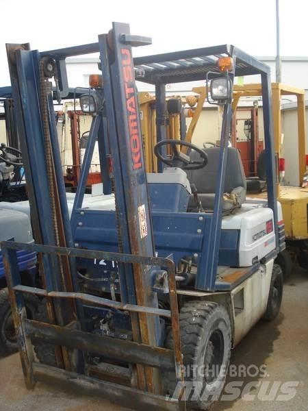 Komatsu FG15L-15 Вилични кари-повдигачи - други