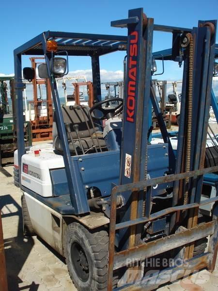 Komatsu FG15L-15 Вилични кари-повдигачи - други