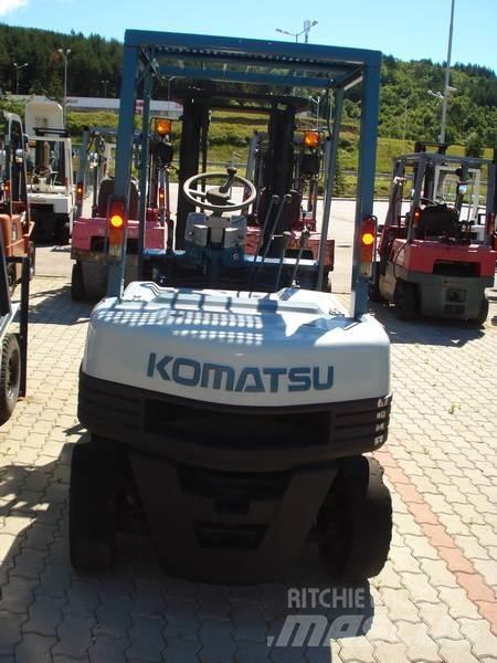 Komatsu FG20-11 Вилични кари-повдигачи - други