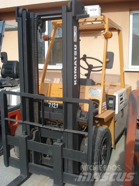 Komatsu FG25L-7 Вилични кари-повдигачи - други