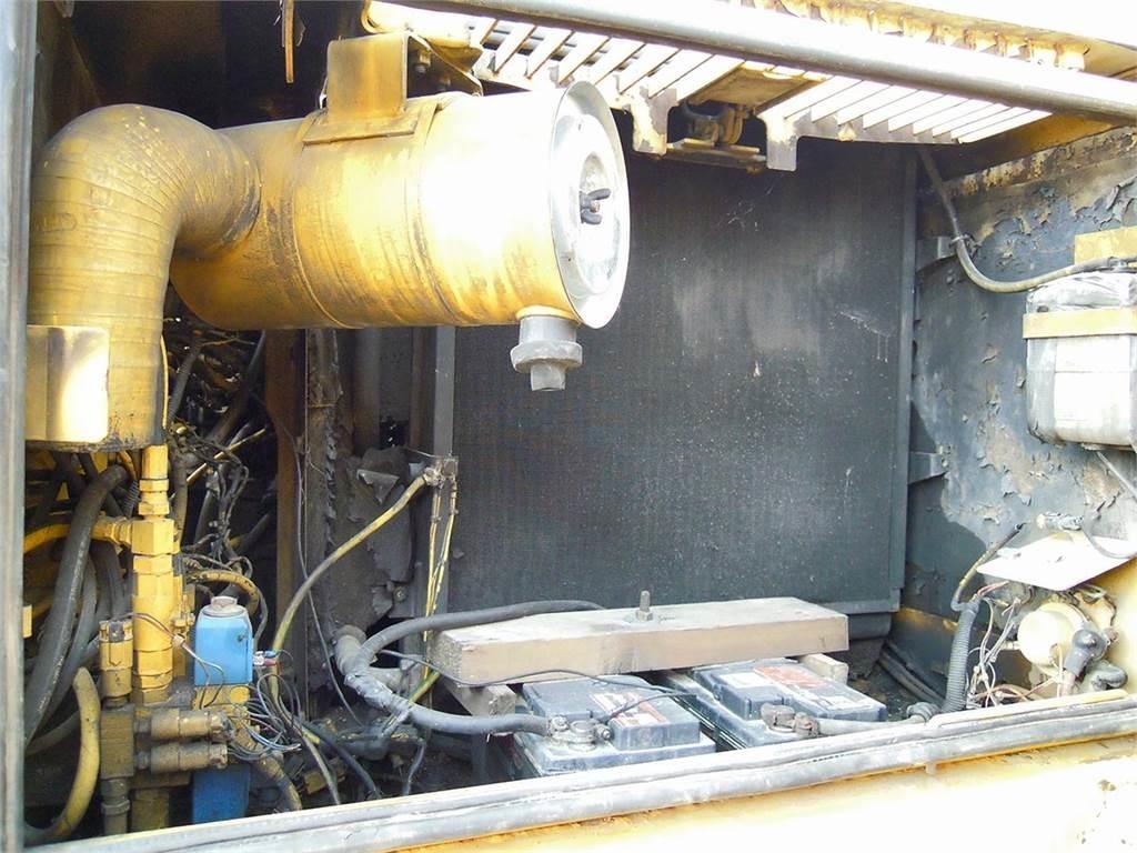 Komatsu PW170ES-6K Колесни екскаватори