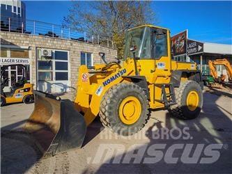 Komatsu WA270 Колесни товарачи