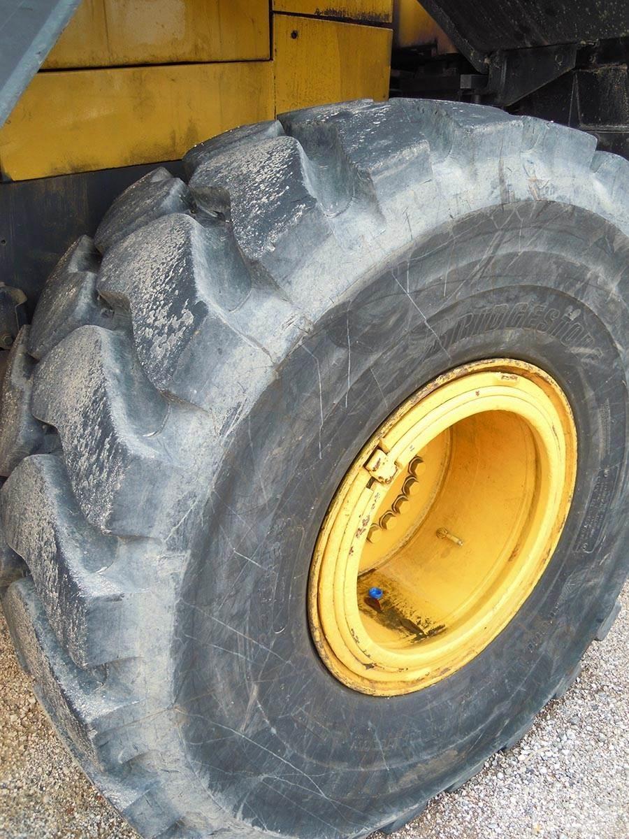 Komatsu WA430- 6E0 Колесни товарачи