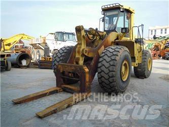 Komatsu WA500-1 Колесни товарачи