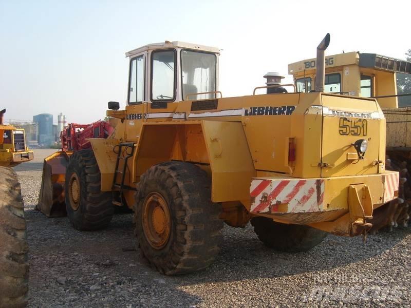 Liebherr L 551 Колесни товарачи