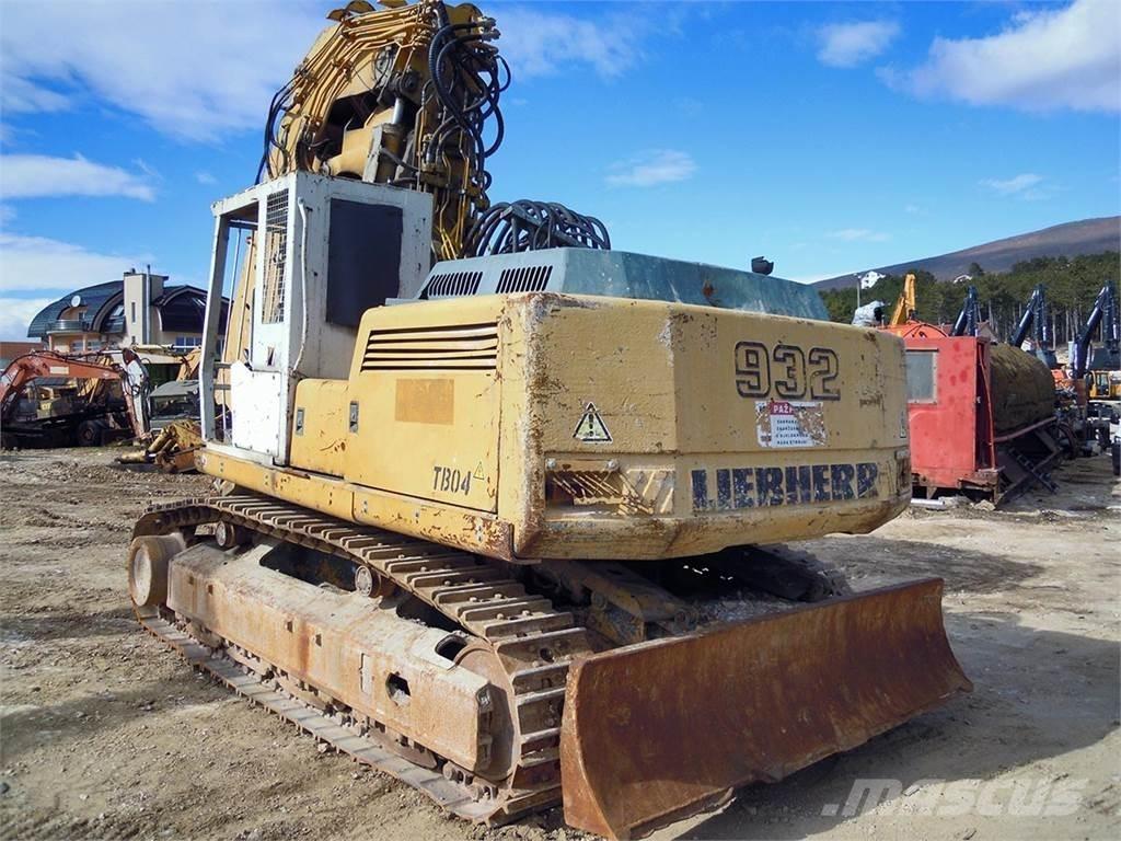 Liebherr R932 T Верижен екскаватор