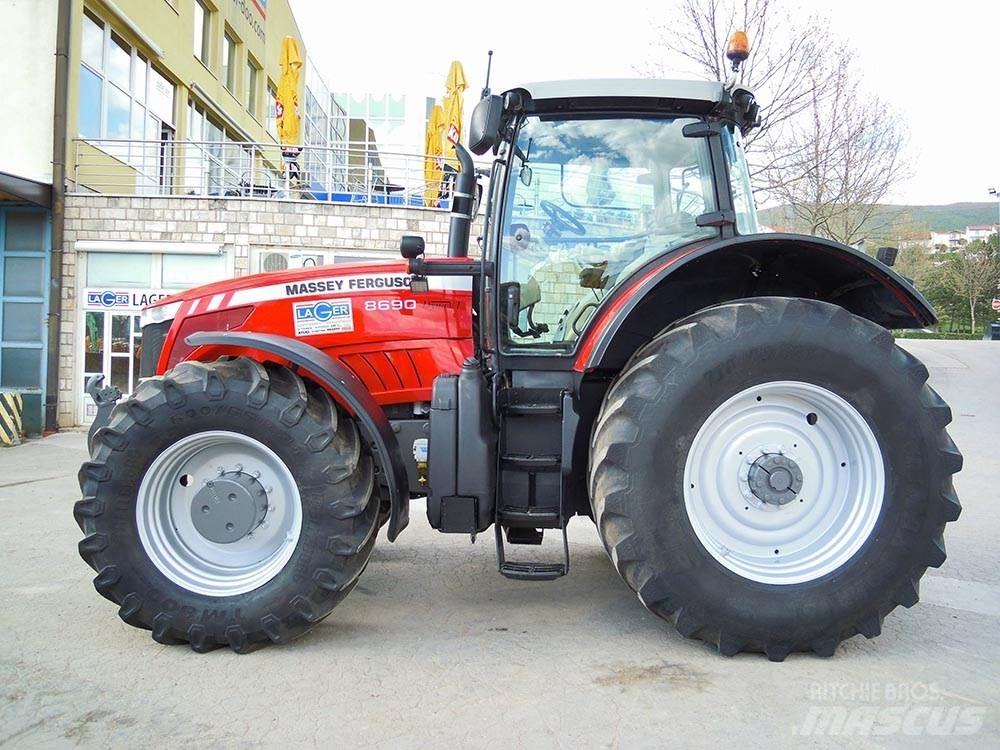 Massey Ferguson 8690 Трактори
