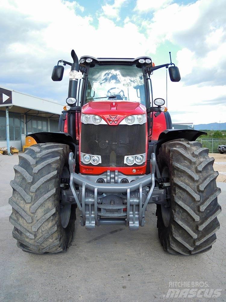 Massey Ferguson 8690 Трактори