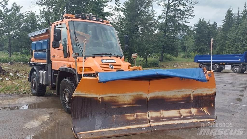 Mercedes-Benz Unimog U400 Общински/универсални превозни средства
