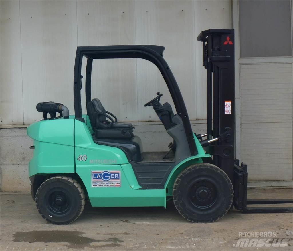 Mitsubishi FD40N Дизелови камиони