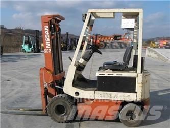 Nissan M01L15 Електрически вилични кари-повдигачи