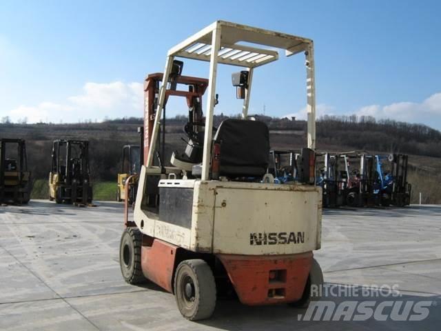 Nissan M01L15 Електрически вилични кари-повдигачи