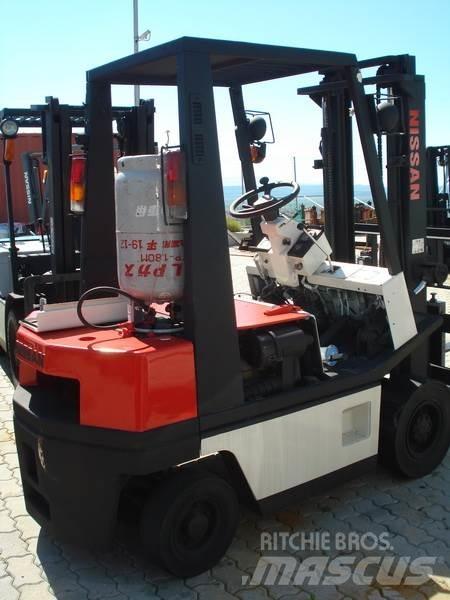 Nissan NH01A15 Вилични кари-повдигачи - други