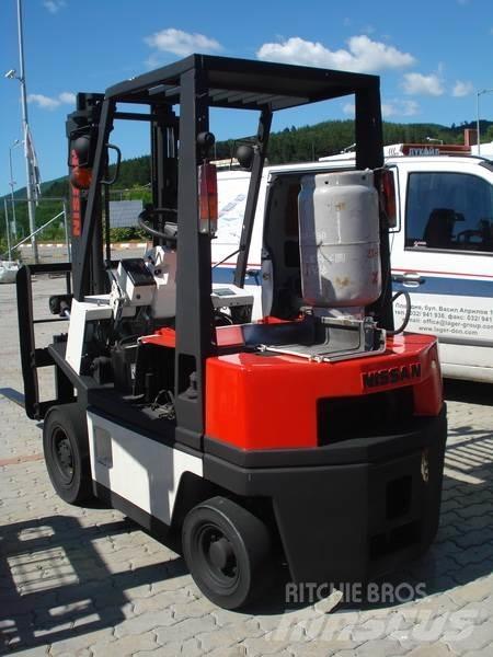 Nissan NH01A15 Вилични кари-повдигачи - други