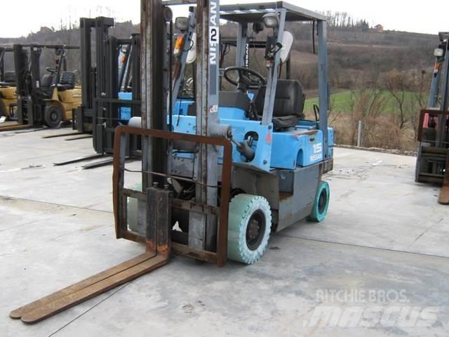 Nissan NJ01A15 Камиони с АГУ