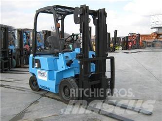 Nissan PJ01A15 Камиони с АГУ