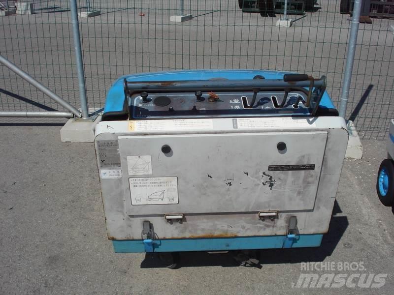 Toyota 4QBW9 Камиони за почистване