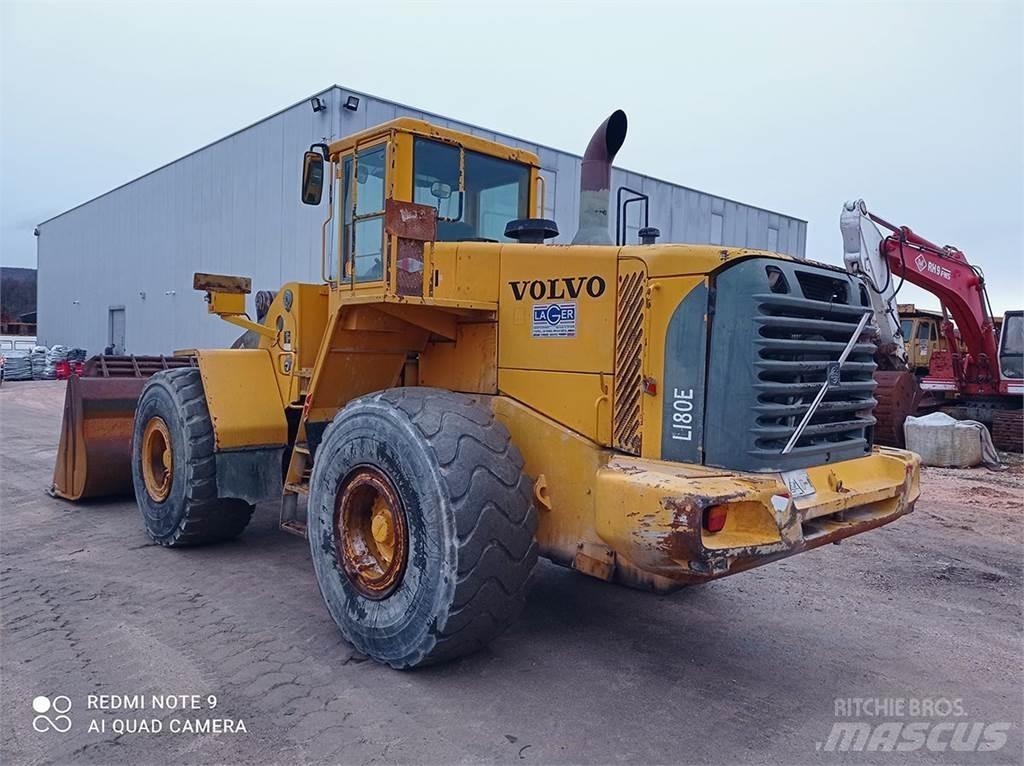Volvo L180E Колесни товарачи