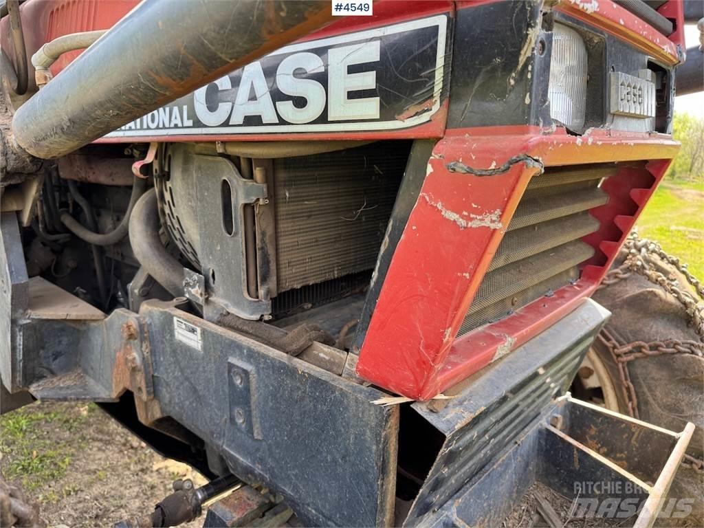 CASE 685 XL Трактори
