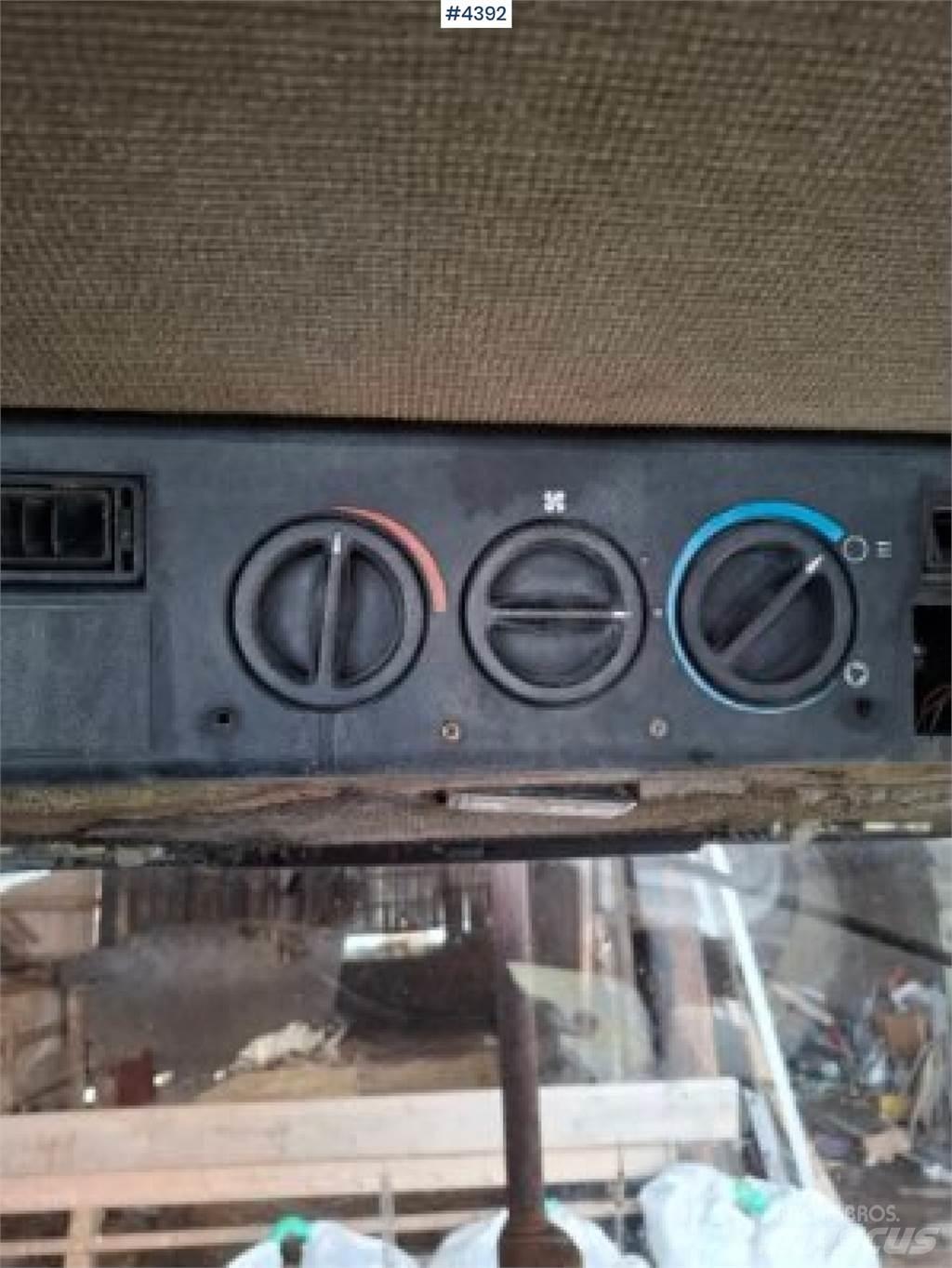 CASE 885XL Трактори