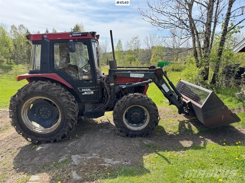 Case IH 685 XL Трактори