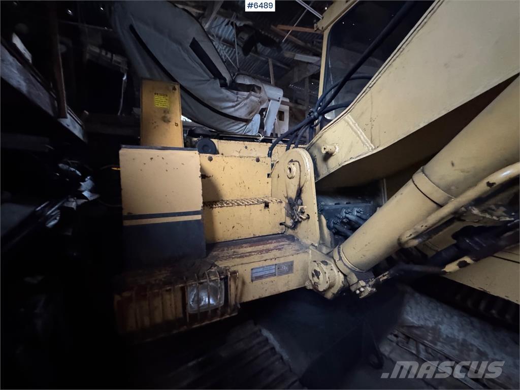 CAT 205 LC Верижен екскаватор