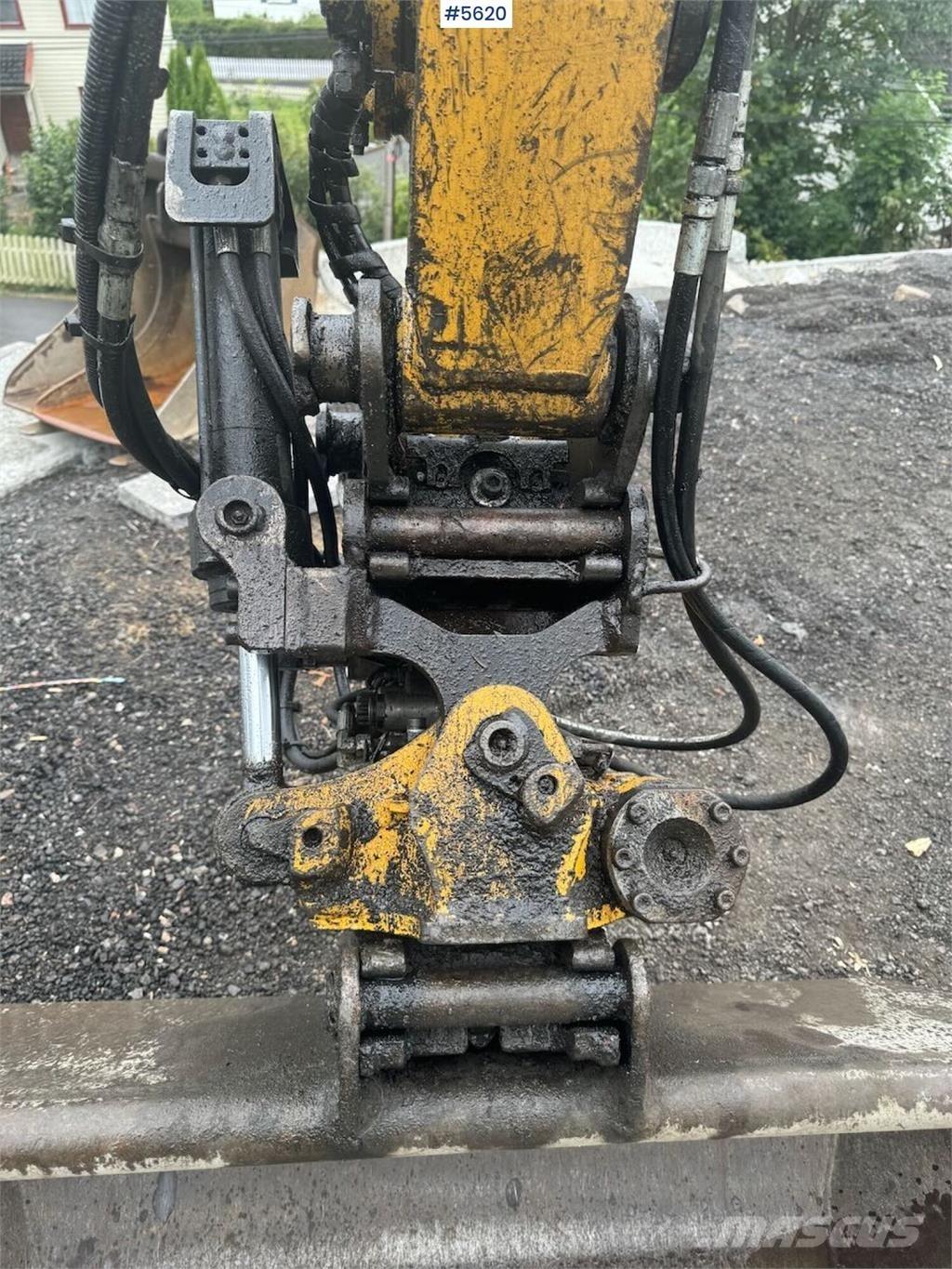 CAT 305 CR Верижен екскаватор