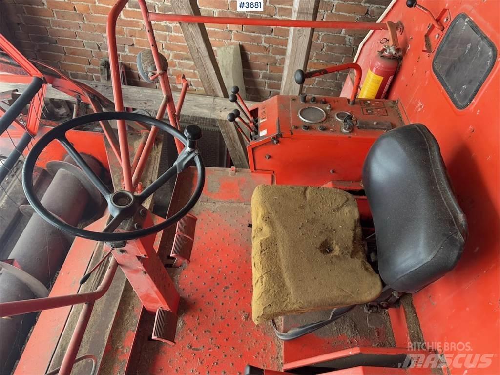 Deutz Fahr M900 Комбайни
