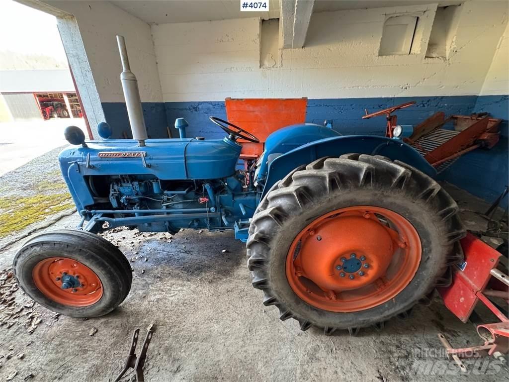 Fordson Dexta Трактори