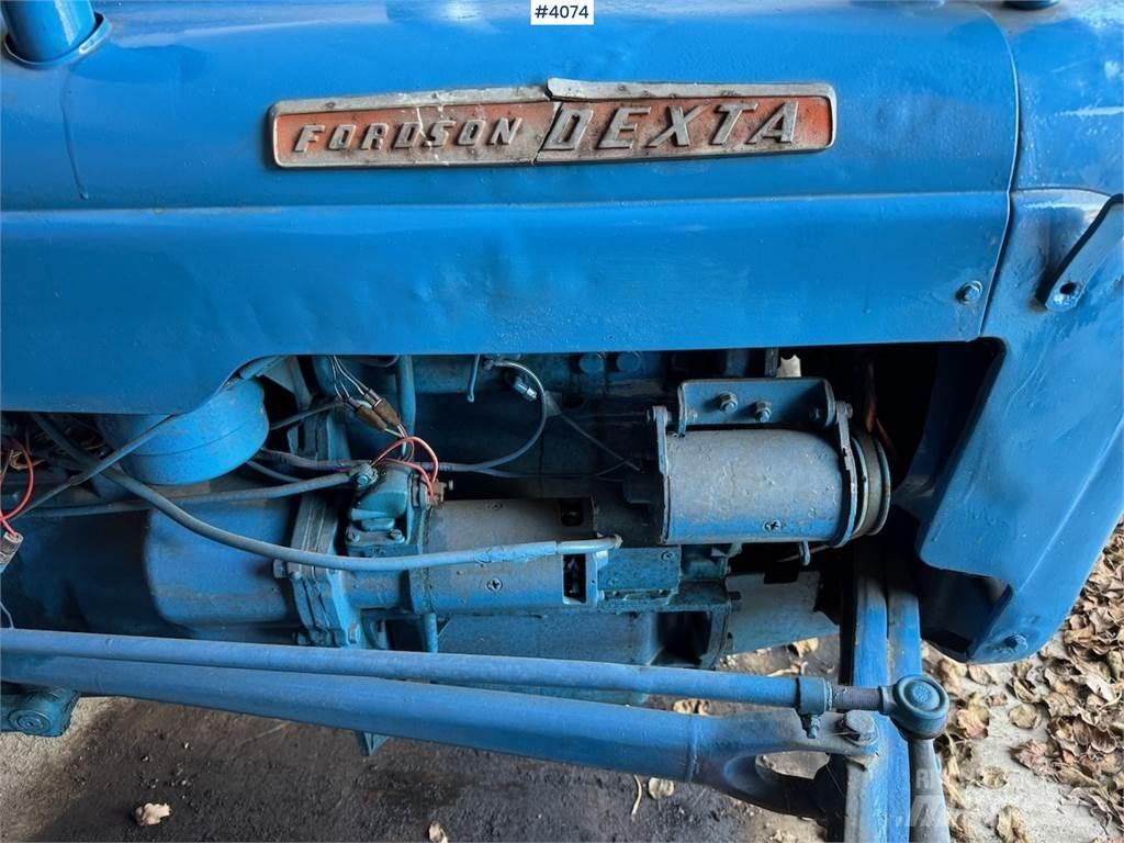 Fordson Dexta Трактори