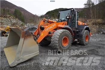 Hitachi ZW220 Колесни товарачи