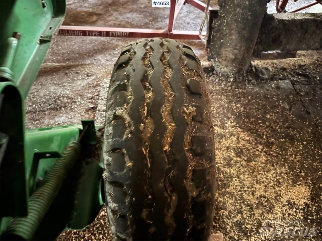 John Deere 545 Друга техника за жънене