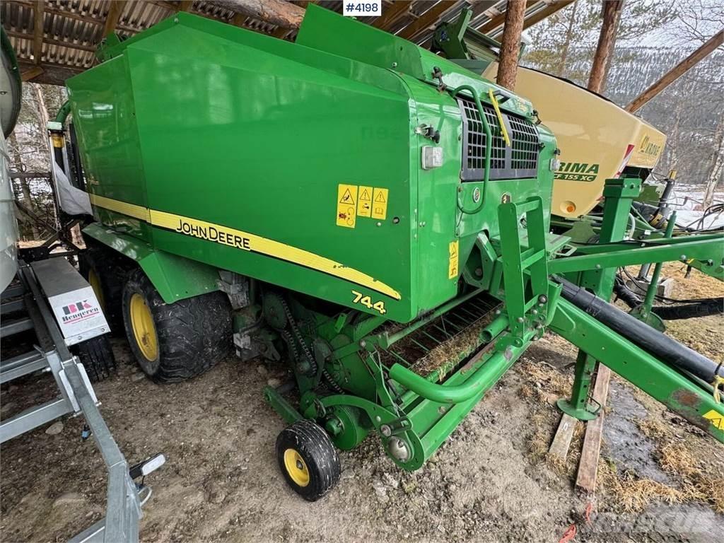 John Deere 744H Друга техника за жънене