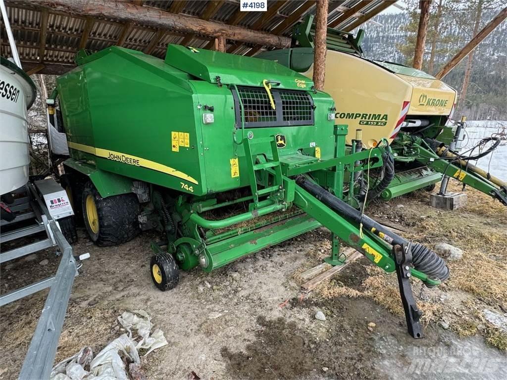 John Deere 744H Друга техника за жънене