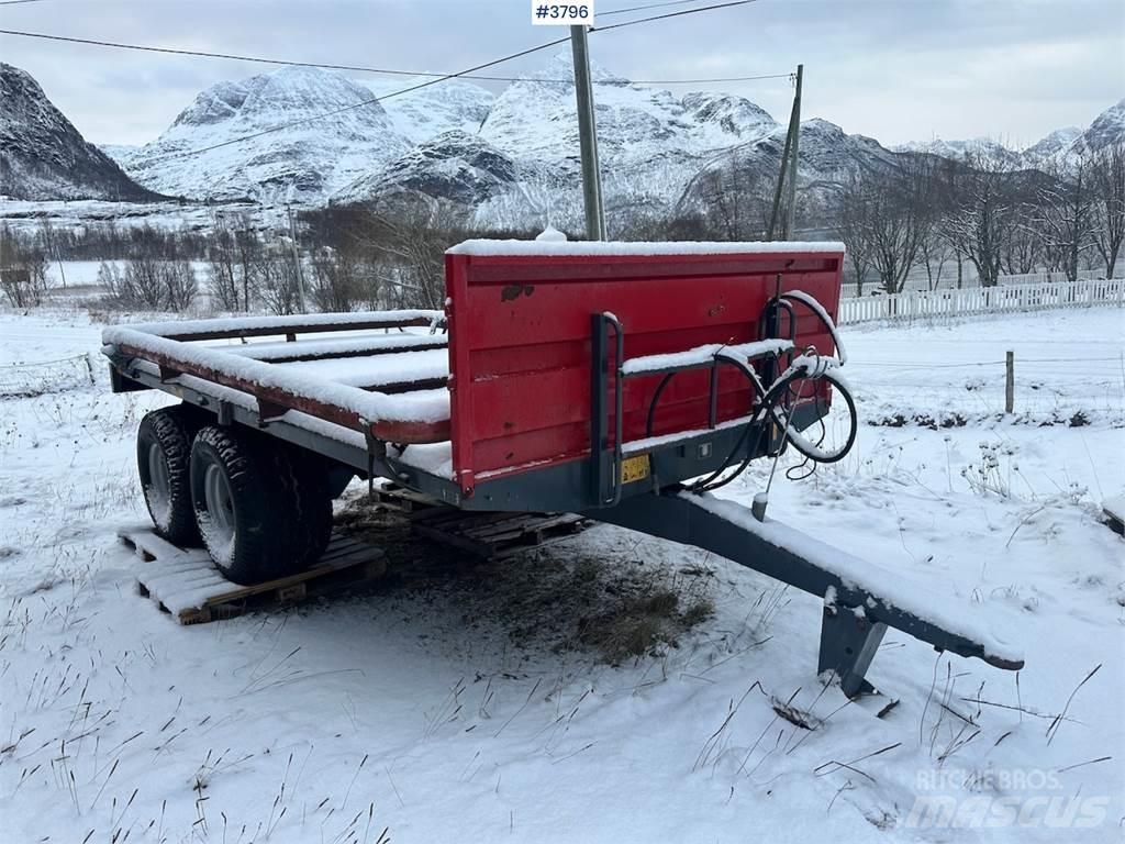 Junkkari J10 Ремаркета за зърно / силаж
