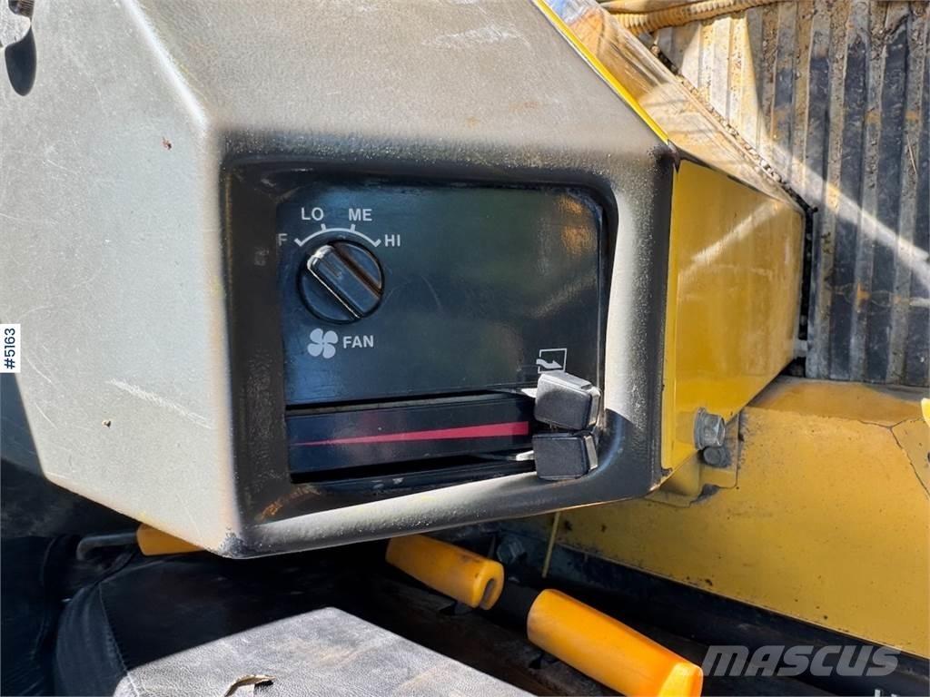 Komatsu WA420-1 Колесни товарачи