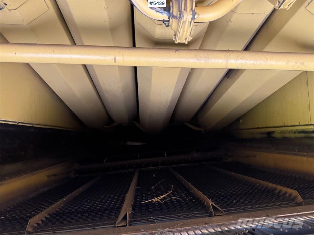 New Holland TX65 Комбайни