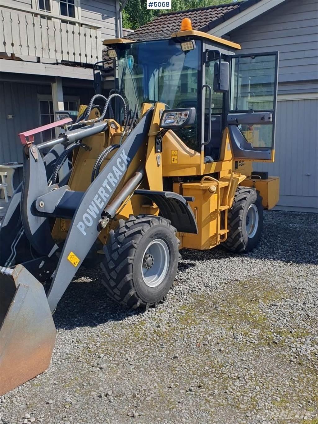Powertrack L36 Колесни товарачи