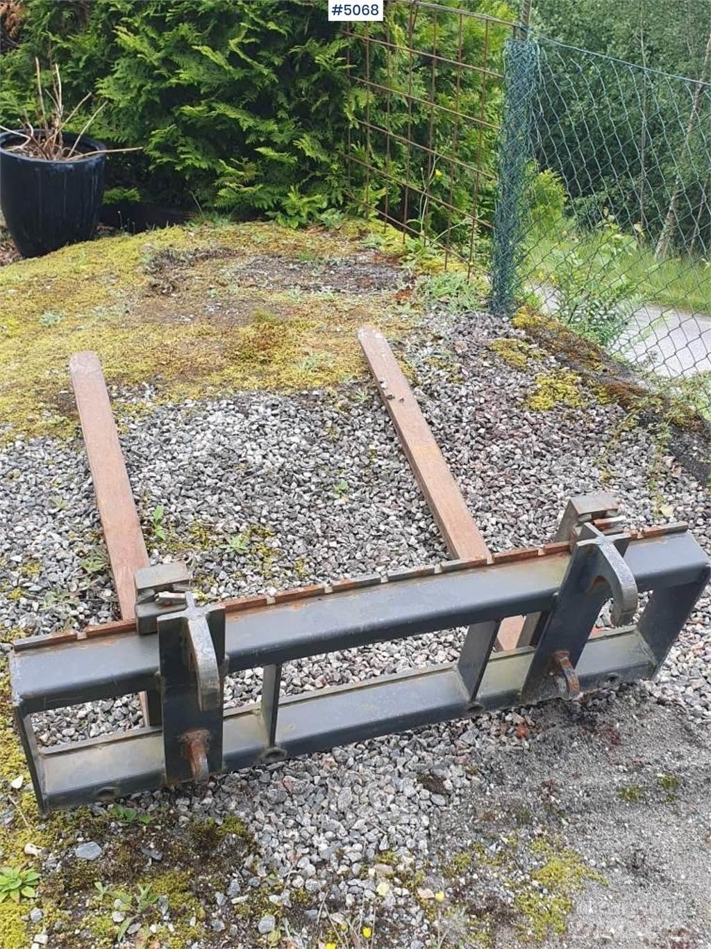 Powertrack L36 Колесни товарачи
