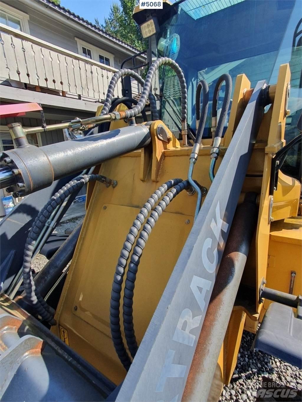 Powertrack L36 Колесни товарачи